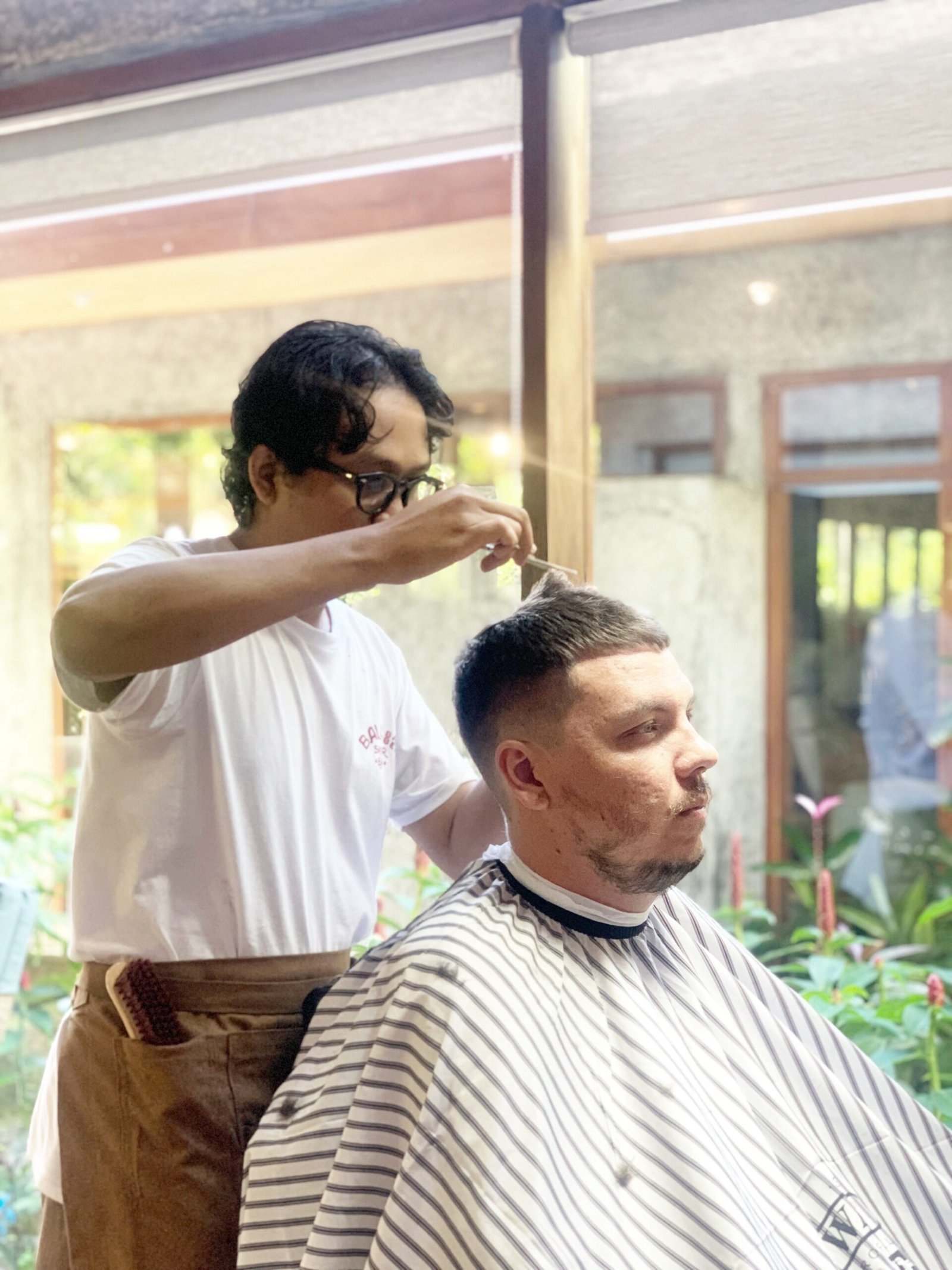 Min Yun, Senior Barber