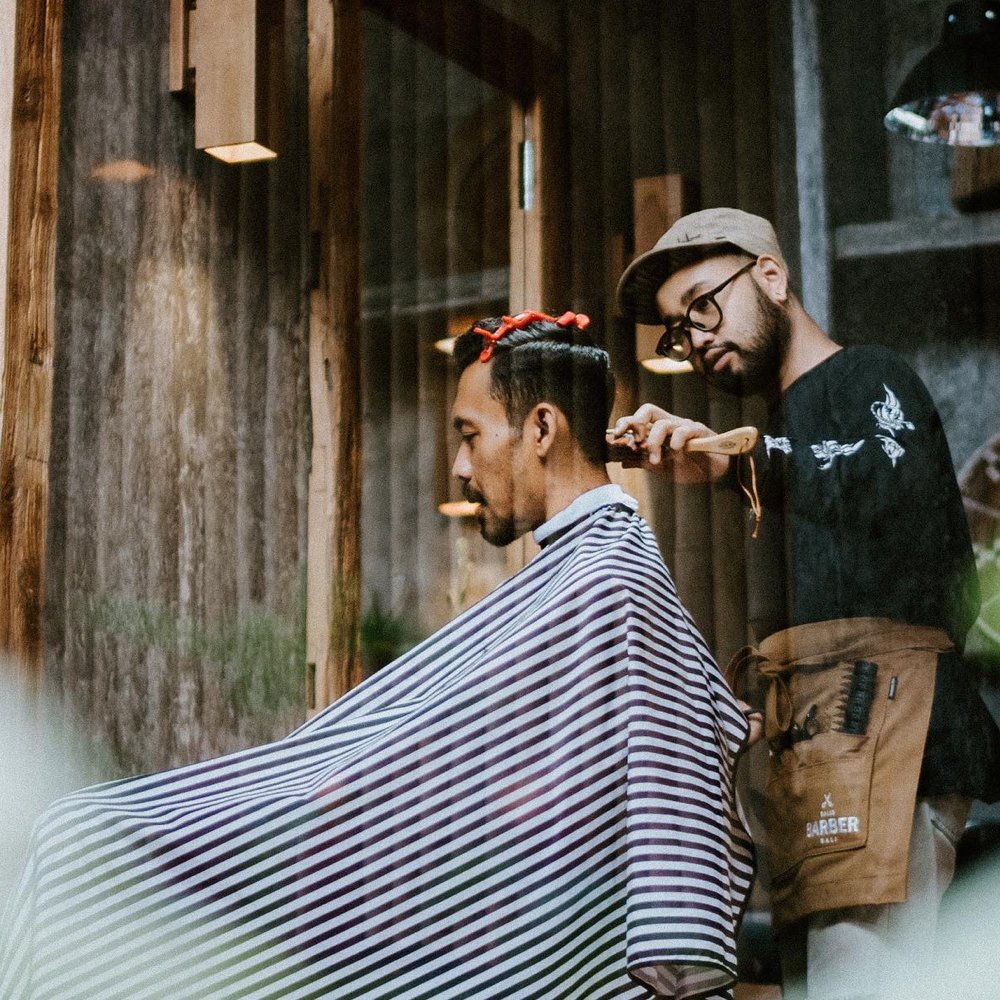 Simon, Senior Barber