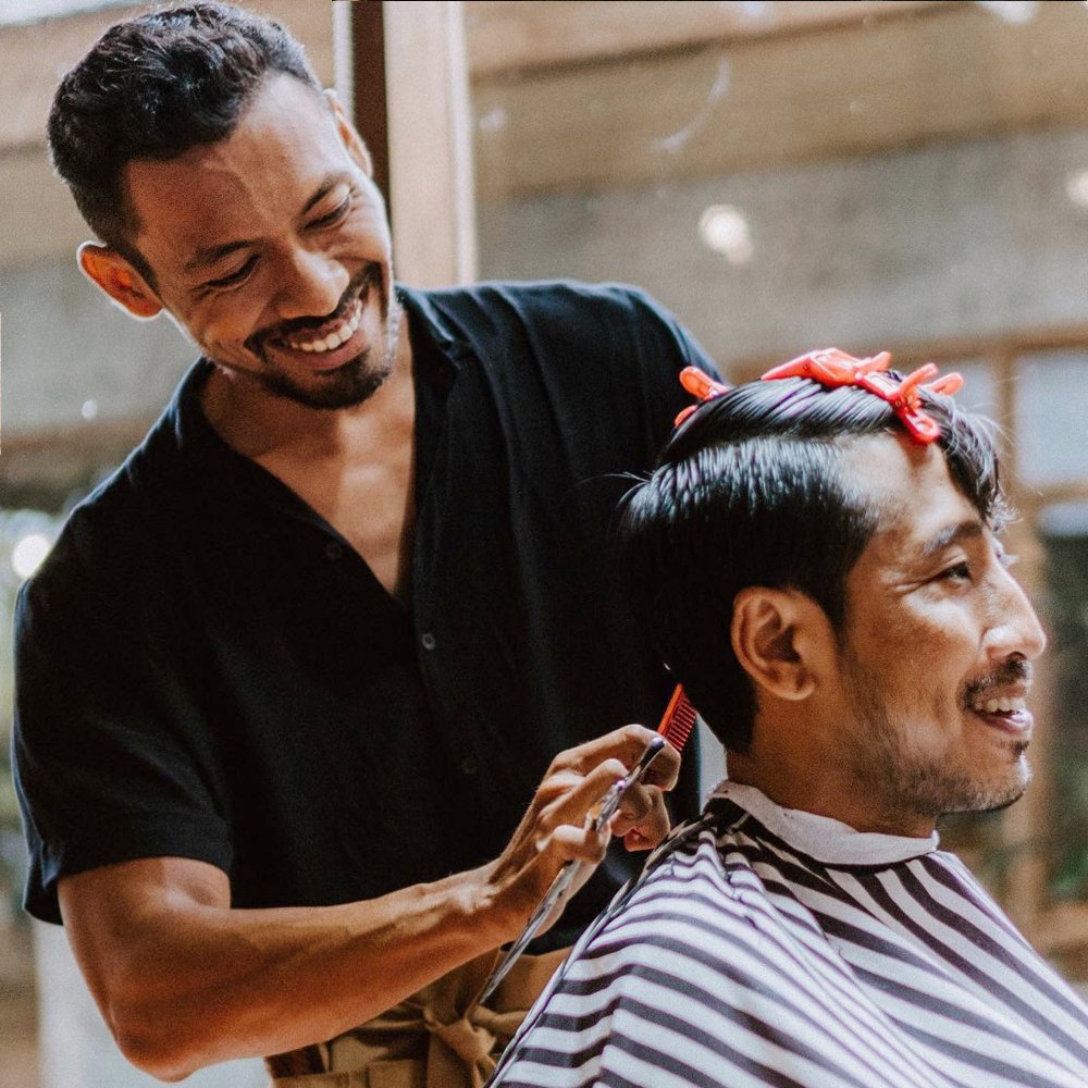 Obet, Senior Barber